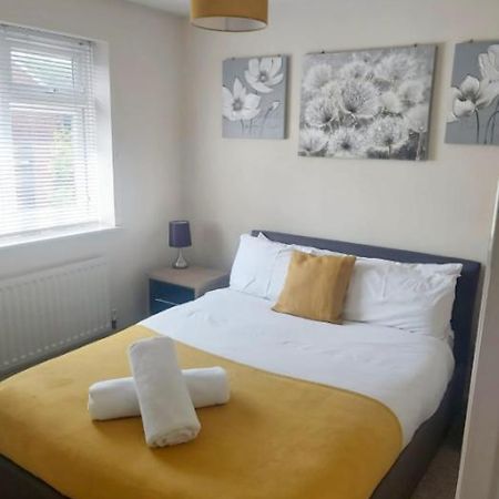 Ashford Holiday Home Smithy Drive Sleeps 5 Free Wifi And Vehicle Parking Kingsnorth Zewnętrze zdjęcie