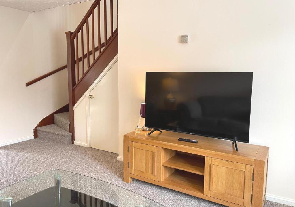 Ashford Holiday Home Smithy Drive Sleeps 5 Free Wifi And Vehicle Parking Kingsnorth Zewnętrze zdjęcie