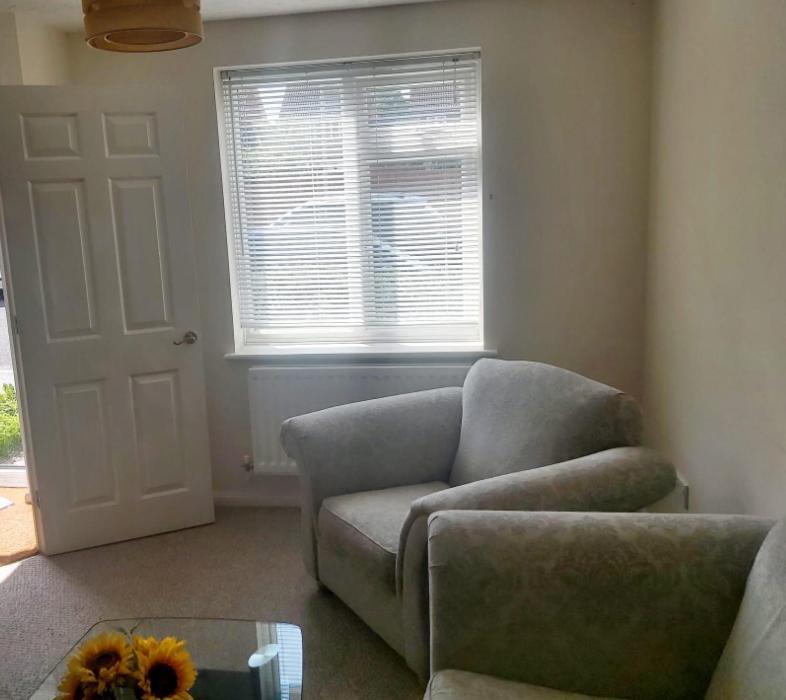 Ashford Holiday Home Smithy Drive Sleeps 5 Free Wifi And Vehicle Parking Kingsnorth Zewnętrze zdjęcie