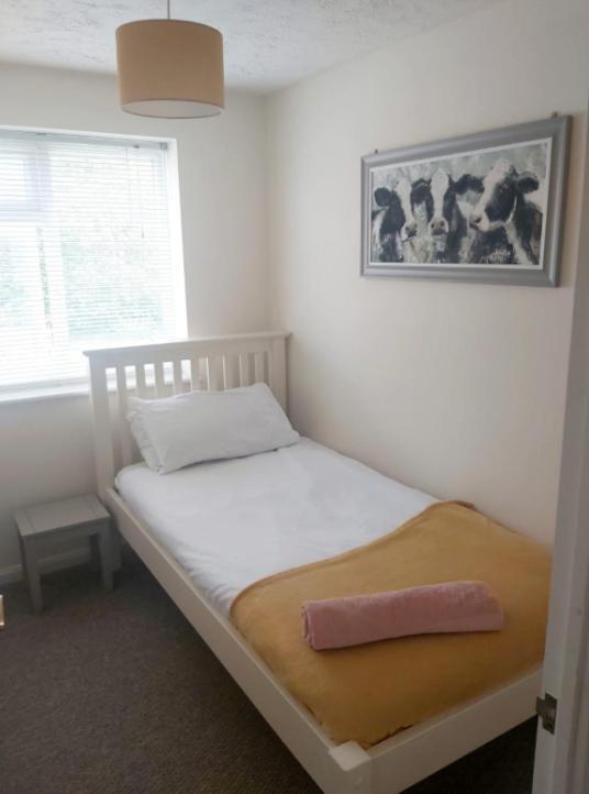 Ashford Holiday Home Smithy Drive Sleeps 5 Free Wifi And Vehicle Parking Kingsnorth Zewnętrze zdjęcie
