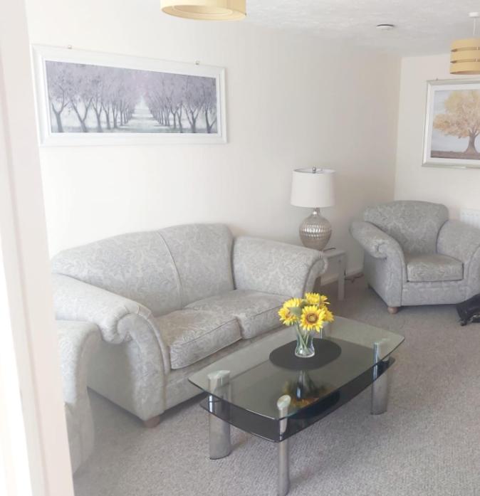 Ashford Holiday Home Smithy Drive Sleeps 5 Free Wifi And Vehicle Parking Kingsnorth Zewnętrze zdjęcie