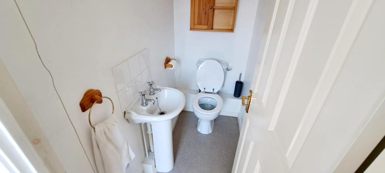 Ashford Holiday Home Smithy Drive Sleeps 5 Free Wifi And Vehicle Parking Kingsnorth Zewnętrze zdjęcie
